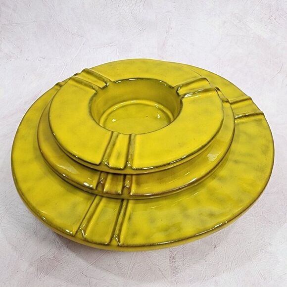 Set of 3 Vtg MC Italy 9"/ 7"/ 6.75" PV Peasant Village Pottery Yellow Ashtrays - Picture 2 of 16